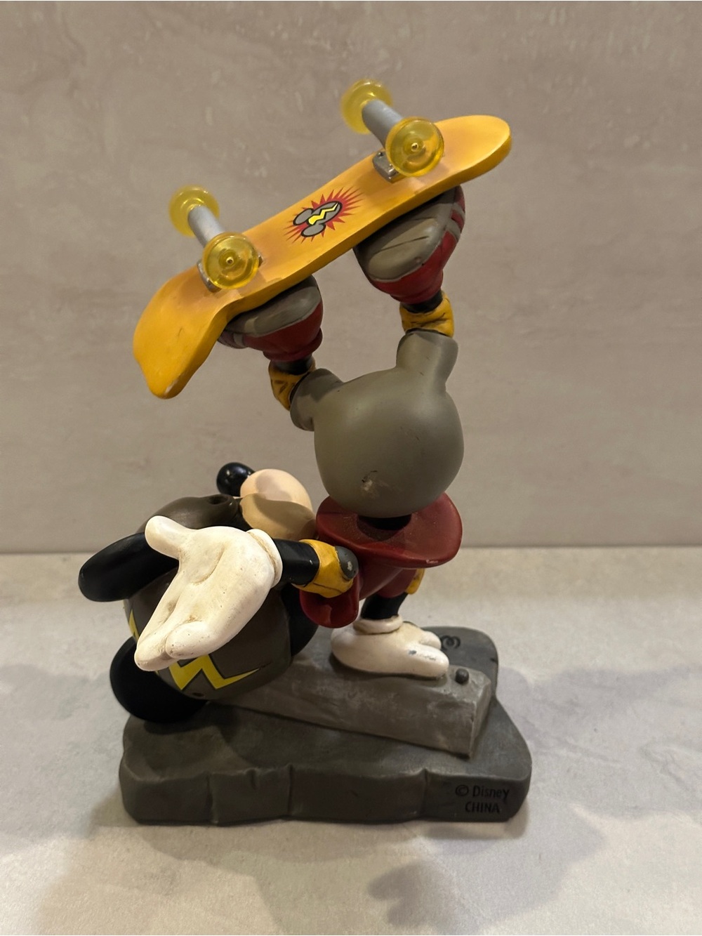 Walt Disney World Mickey Mouse Baseball Pitcher Bobblehead - Picture 6 of 10